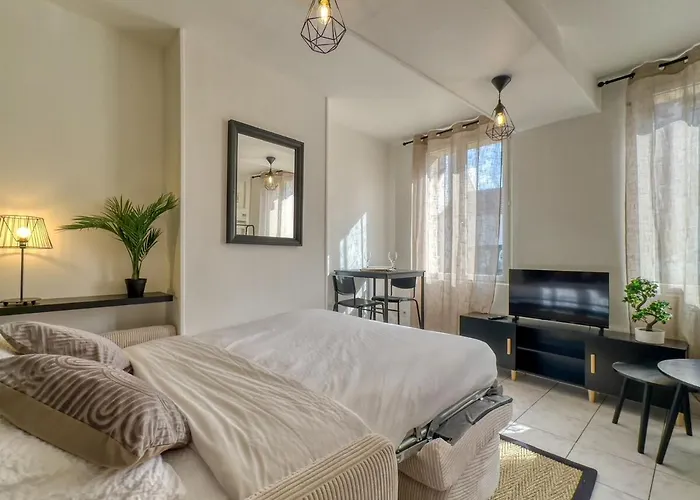 Le 2lazare Compiègne